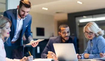 11 Reasons You Can’t Afford to Skip LinkedIn Ads in 2025 (SEO Edition)