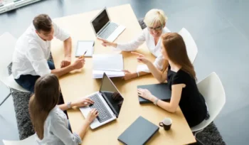 Typical Challenges in the B2B Sales Cycle and How Marketers Can Play a Key Role, Especially in Large Deals